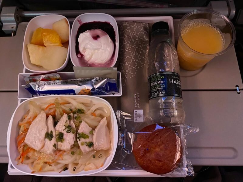 エミレーツ航空機内食・夕食